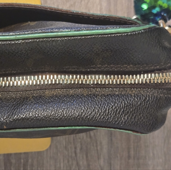 Louis Vuitton Purse Monogram - Picture 15 of 17